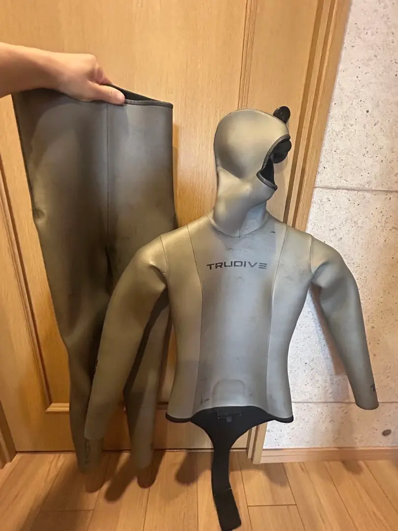 TRUDIVE フード付きウェットスーツ シルバー 2025年最新】trudiveの人気アイテム - メルカリ