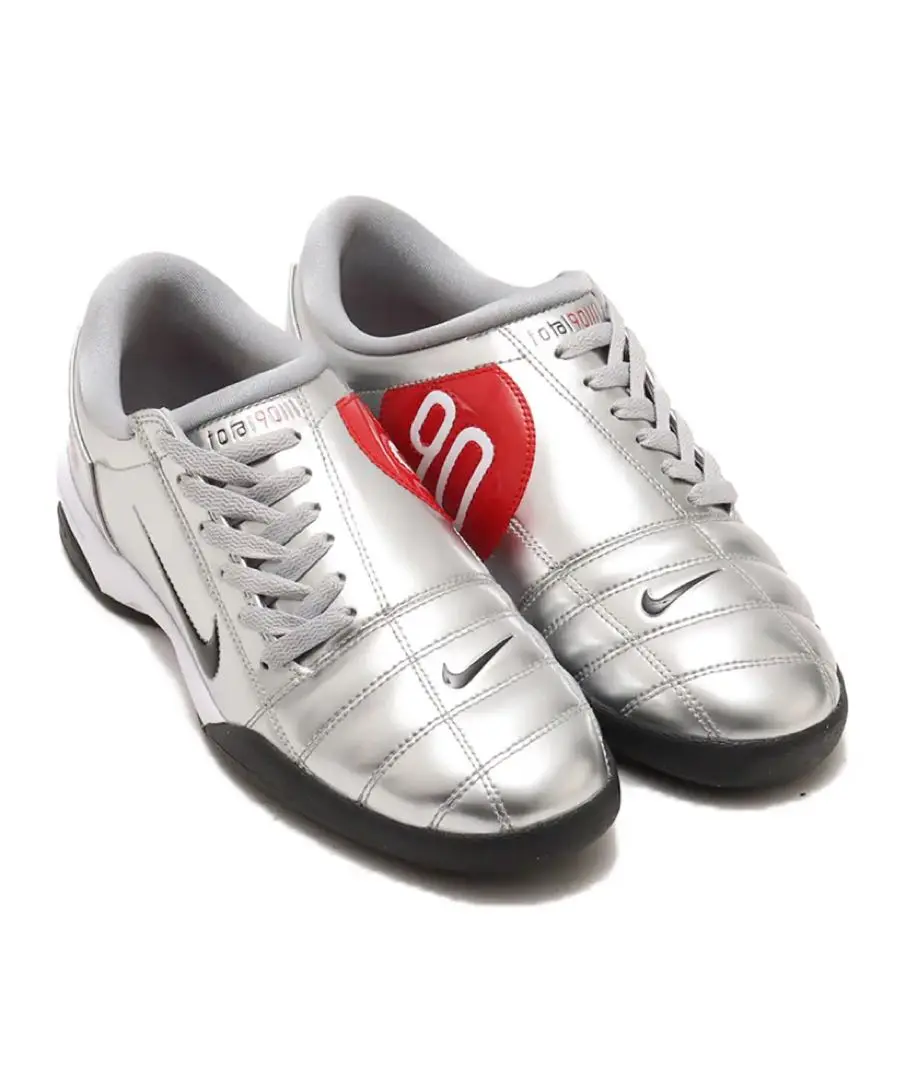 値下げ！美品NIKE トータル90 シルバー　レッド　30cm total90 値下げ！新品NIKE トータル90 シルバー レッド 30cm total90