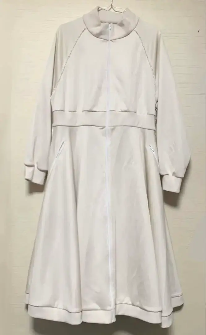 ケイスケカンダによるはじめてのインテリア展「WEAR ROOM」を