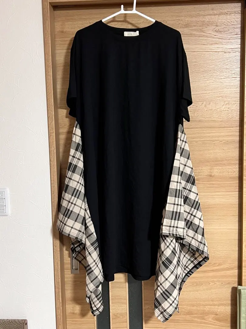 全新 黑色 格紋側開衩上衣 4L 短袖 的縮圖