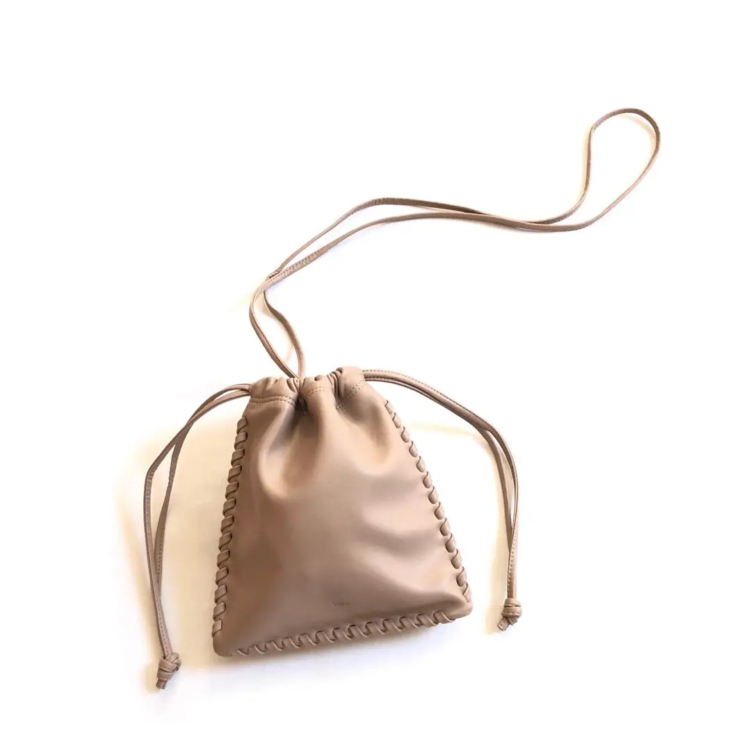 ヴァジック 美品 Wells ウェルズ レザー 巾着 トートバッグ ラージ vasic wells トートバッグ ヴァジック 美品 Wells ウェルズ