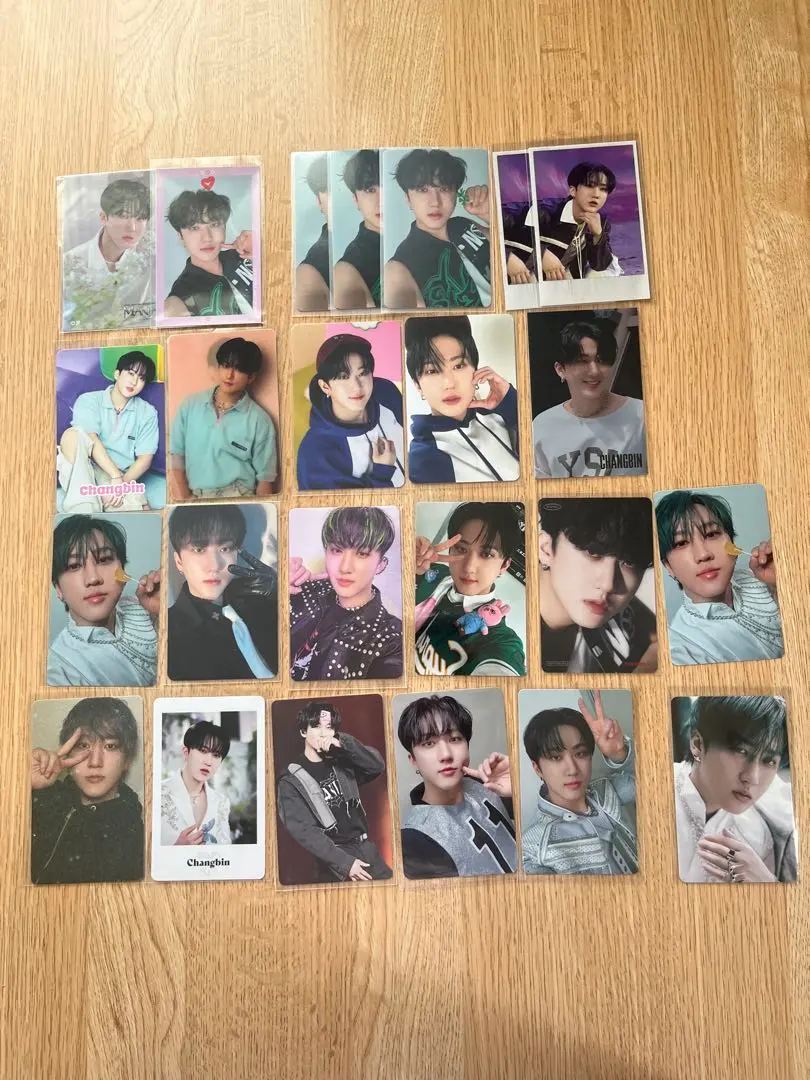 Thumbnail of Stray Kids Changbin trading card set, includes holo cards