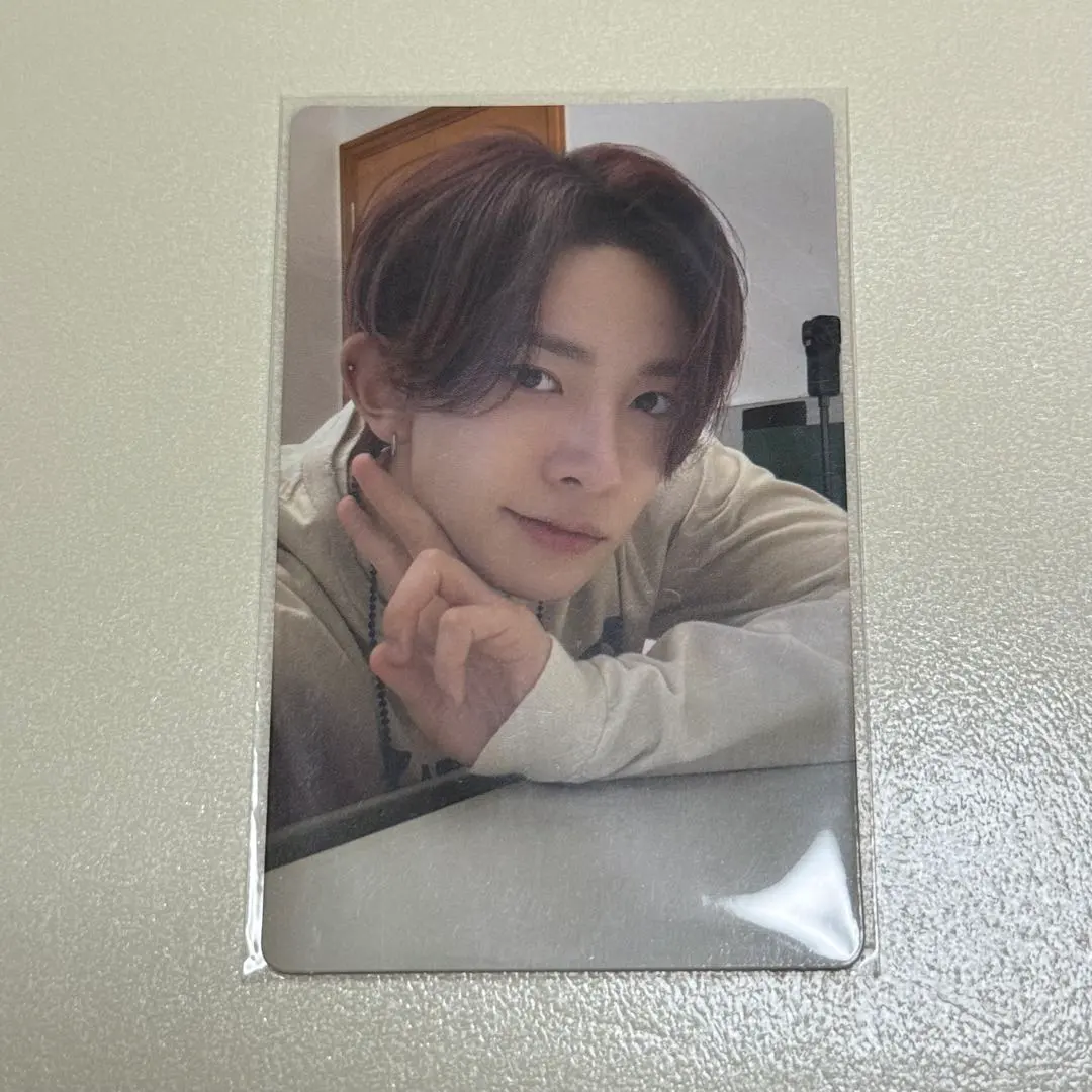 Thumbnail of Heeseung (ENHYPEN) trading card