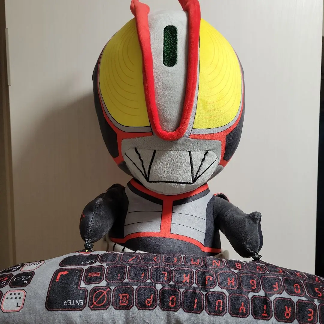 仮面ライダーゼロワン イズ pcクッション ぬいぐるみ 仮面ライダーゼロワン】PCクッション『イズ』ぬいぐるみ