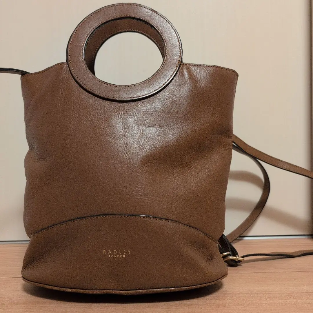 【RADLEY】ピンクベージュ　レザー バックリック 2025年最新】ラドリー レディース リュック・バックパックの人気