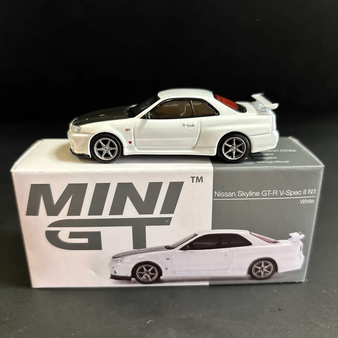 Thumbnail of MINI GT Skyline GT-R V-Spec II N1 1/64 scale model car