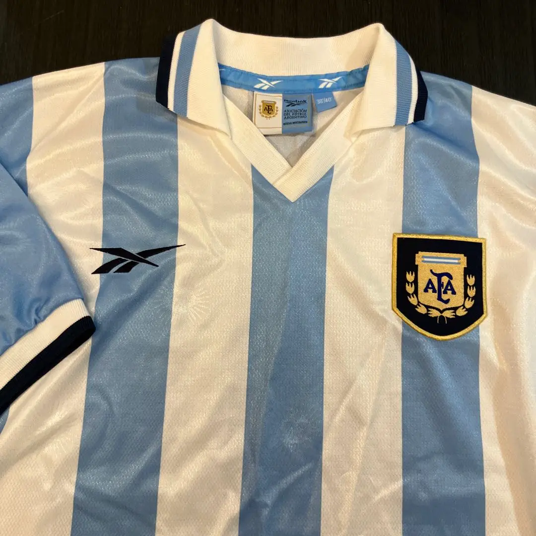 サッカーアルゼンチン代表01 02レアアウェイユニフォームAFAリーボック紺 2025年最新】アルゼンチン リーボックの人気アイテム - メルカリ