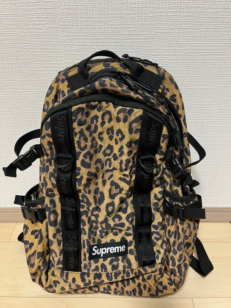 2025年最新】supreme リュック ヒョウ柄の人気アイテム - メルカリ