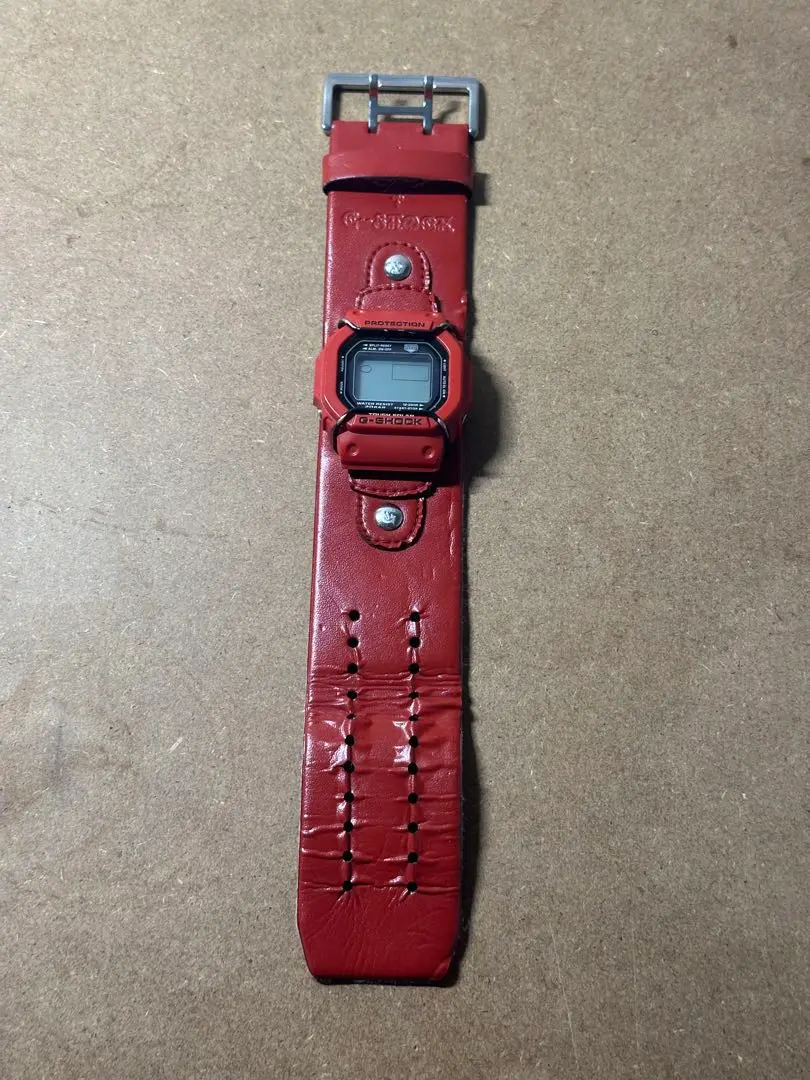 CASIO G-SHOCK G-5600LL レザー仕様赤未使用品　タフソーラー CASIO G-SHOCK G-5600LL レザー仕様赤未使用品 タフソーラー