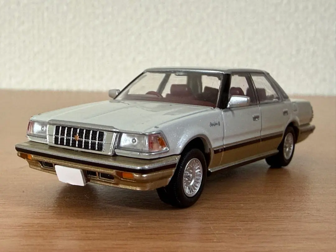 Thumbnail of Tomica Limited Vintage Neo 1/64 Toyota Crown Royal Saloon