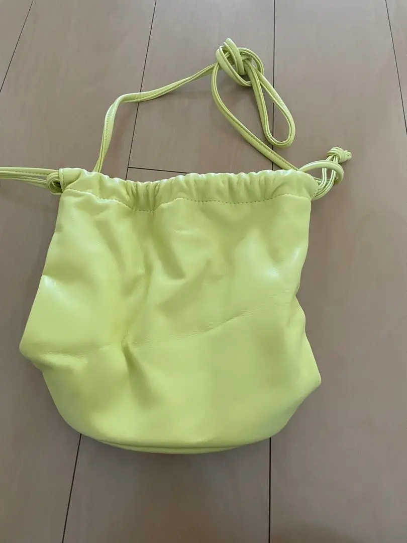 Thumbnail of handbag