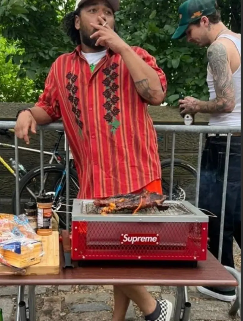 シュプリーム×コールマン 椅子　Supreme Coleman 2 X Supreme Coleman Camping Chair | eBay