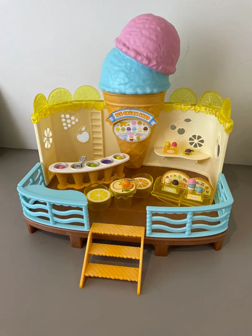 海辺のアイスクリームパーラー　シマネコのお姉さん Amazon.co.jp: シルバニアファミリー ファミリートリップ おみせ