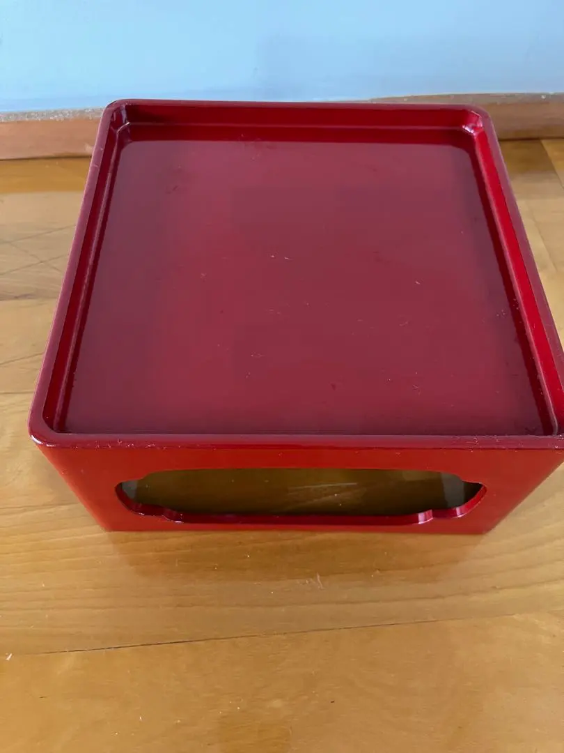 Thumbnail of Red lacquerware tray, square