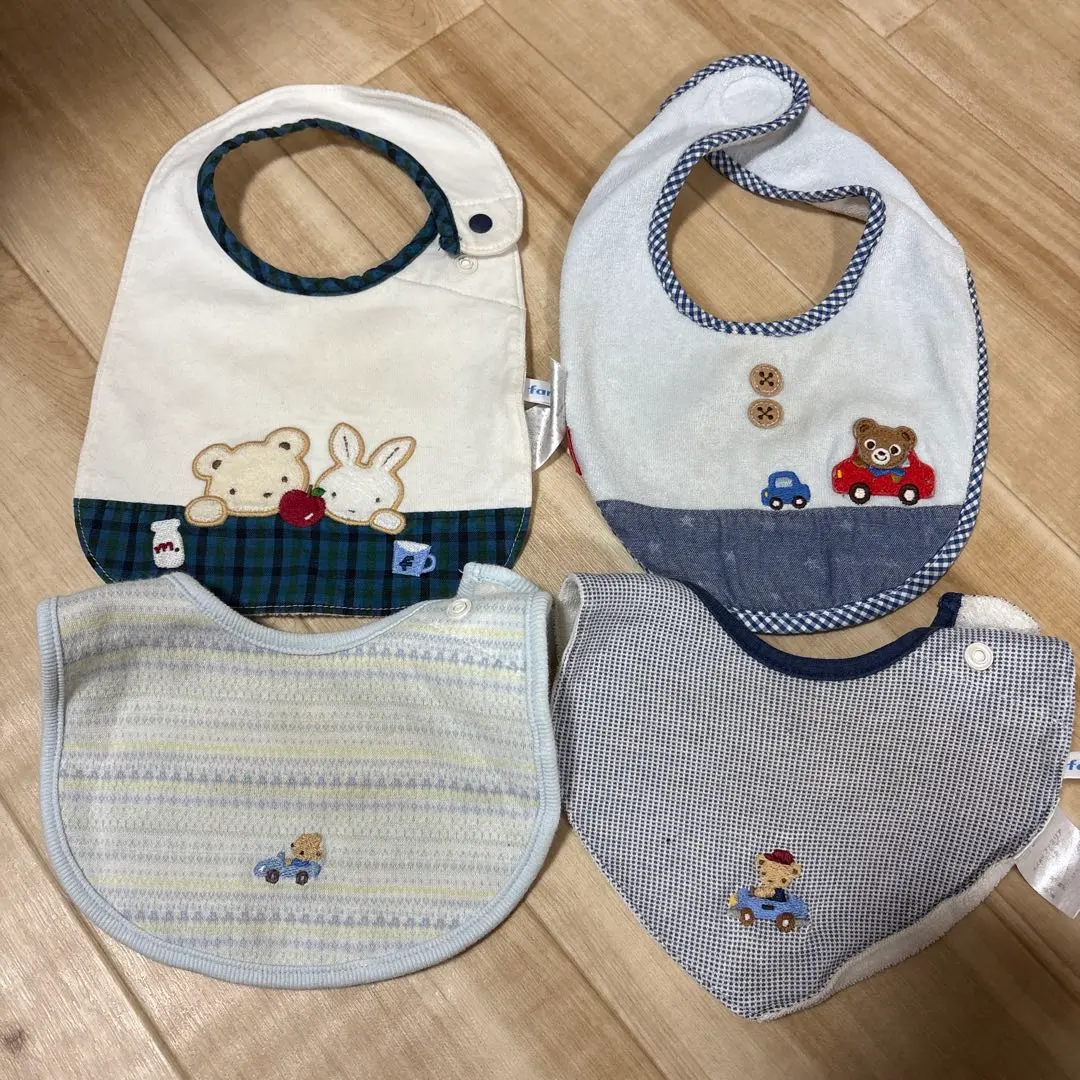 Thumbnail of Familiar Bib Set of 4