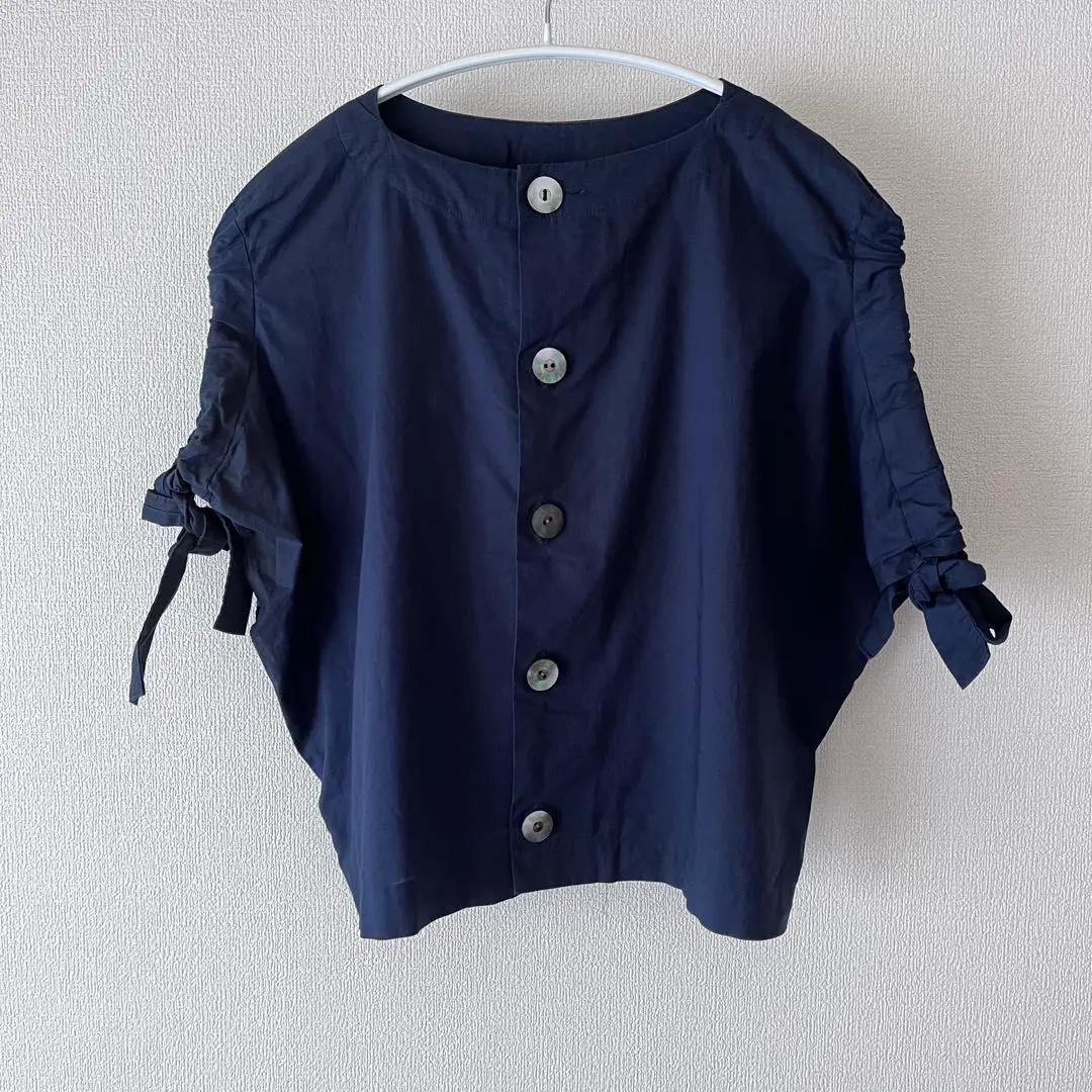 【peu pres】 ●リネン　袖サークルギャザーブラウス　スミクロ　美品 peu pres】 ○リネン袖サークルギャザーブラウススミクロ美品