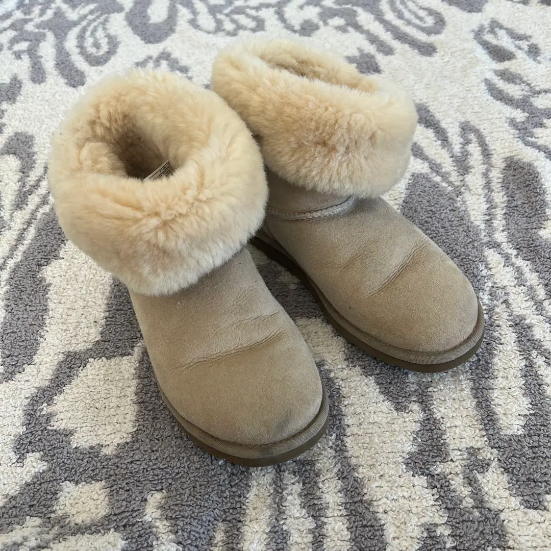 UGG 棕色 羊毛靴 ベイリーボタン 23cm 的縮圖