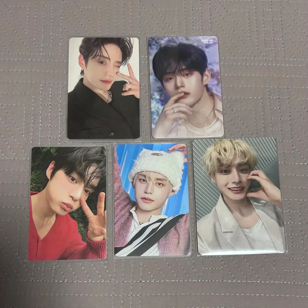 Thumbnail of ZEROBASONE Jiwoong trading card