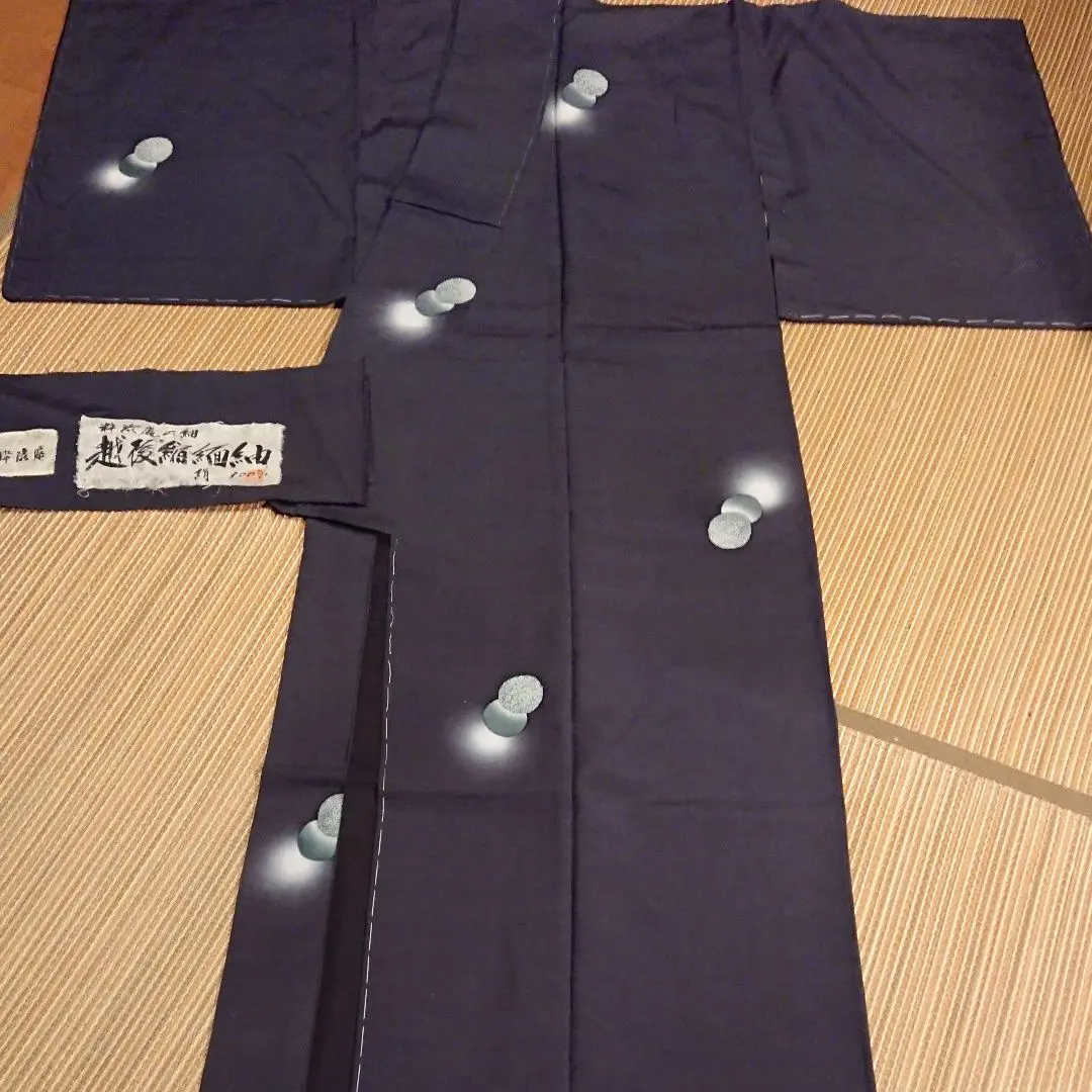 【新品未仕立て】粋渋庵〈花風林〉紬訪問着　黒地　正絹　証紙有⭐︎着物のみ 楽天市場】【新古品】 夏物 着物 正絹 薄物 紗紬 十日町 黒地 黒