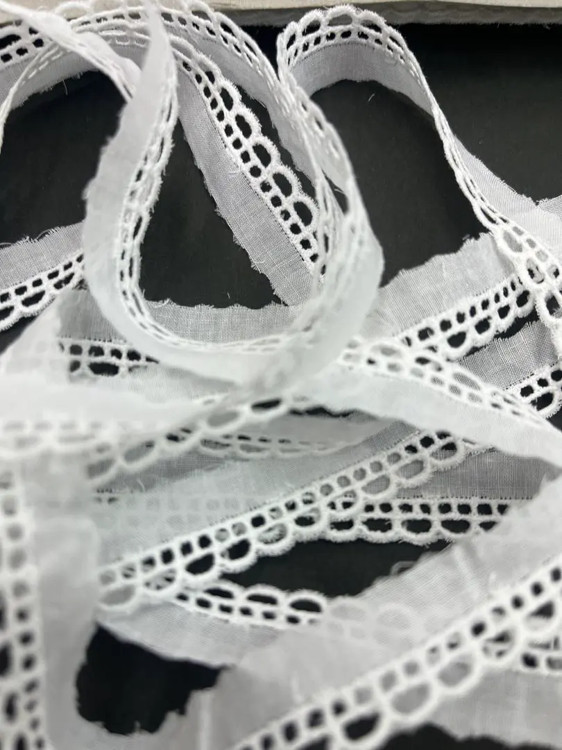 Thumbnail of (NT027-1) Sold by the roll - Approximately 1.6cm wide white cotton lace (13.7m)