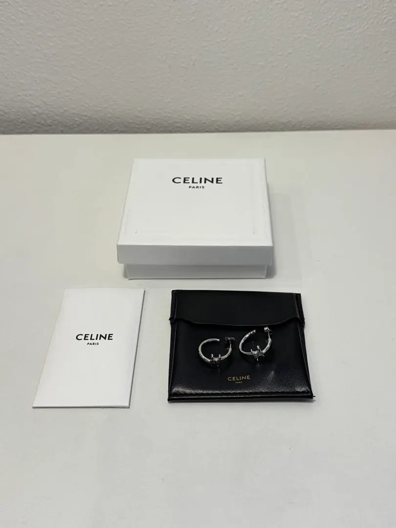 【正規品】CELINE ピアス シルバー(片耳のみ)ケース/箱あり 正規品】CELINE ピアス シルバー(片耳のみ)ケース/箱あり - メルカリ