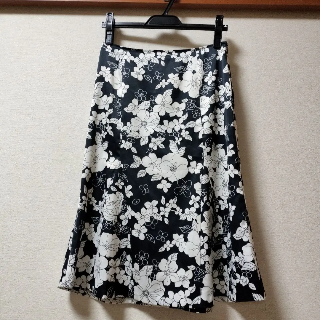 Thumbnail of MICHAEL KORS skirt
