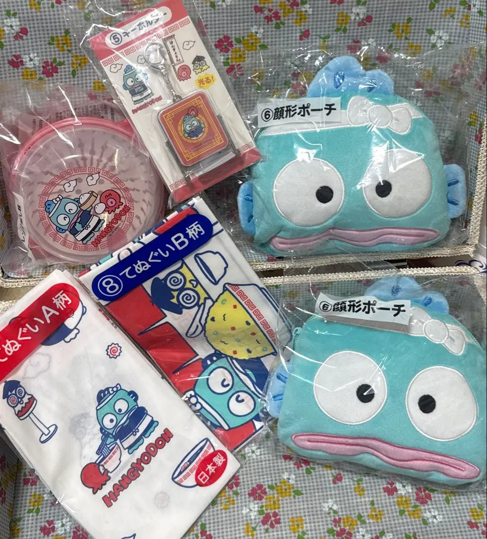 Thumbnail of Sanrio Hangyodon Lottery 6-Piece Set