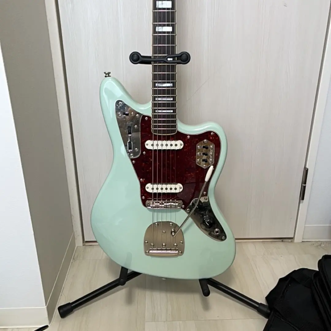 【極美品】Squier Fender JAGUAR エレキギター Squier by Fender Classic Vibe '70s Jaguar, Laurel