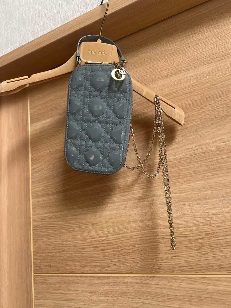 dior フォンホルダー フォンフォルダー ブルー ラムスキン Lady Dior フォンホルダー - メルカリ