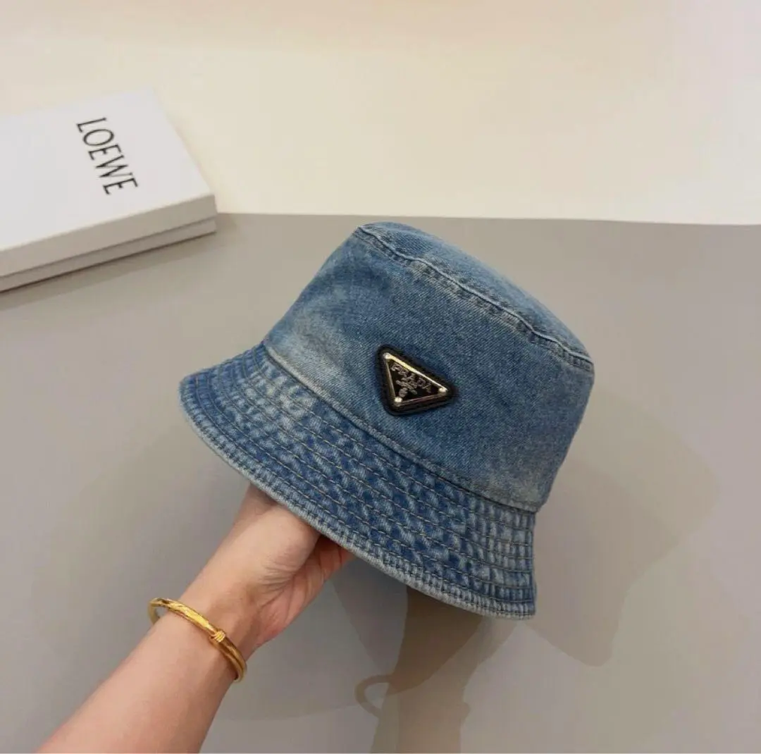 【美品】PRADA プラダ　バケットハット　ノベルティ 2025年最新】prada プラダ バケットハット バケハ ノベルティの