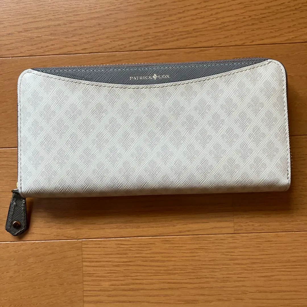 Thumbnail of PATRICK COX wallet, white, gold