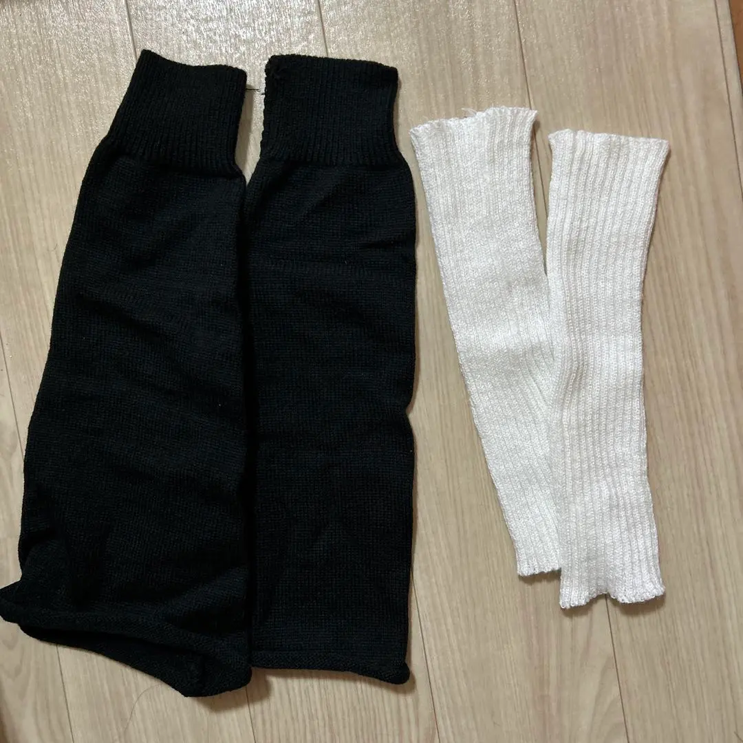 Thumbnail of Brand new, unused loose socks, black and white set