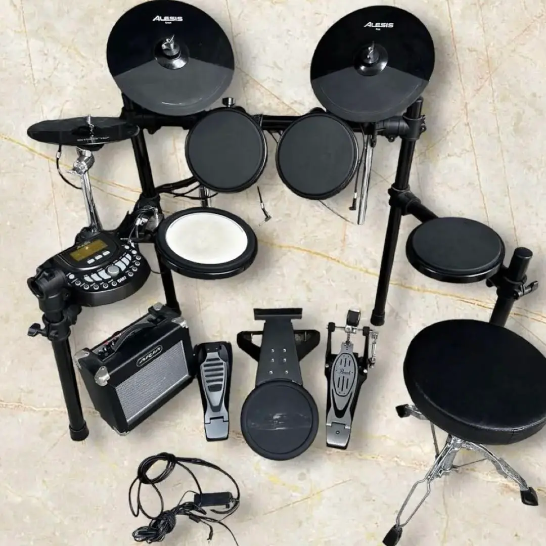 ALESIS DM7 電子ドラム、アンプARIA AB-10 ALESIS DM7 電子ドラム、アンプARIA AB-10