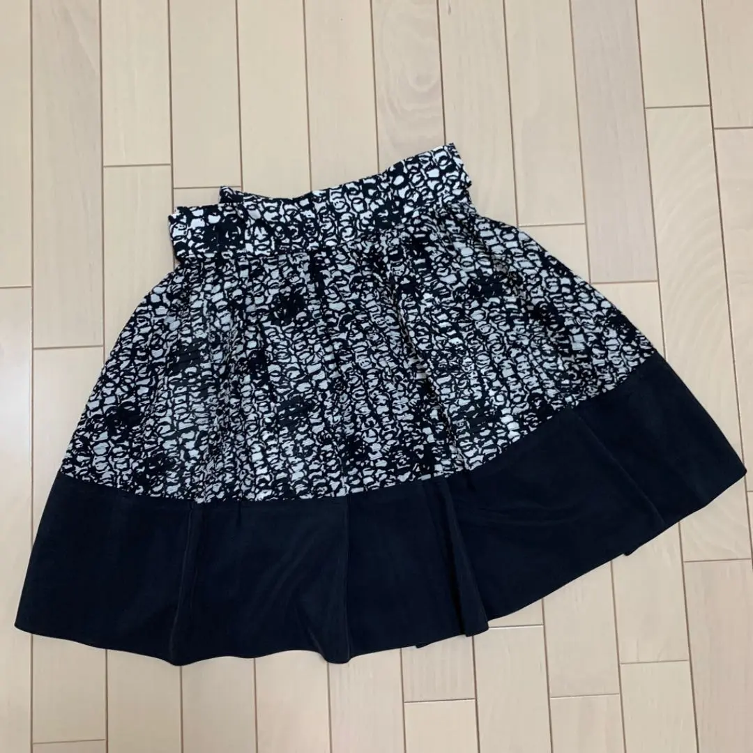美品 BALENCIAGA シルク ウール 総柄 ジャガード ロングスカート 美品 BALENCIAGA シルク ウール 総柄 ジャガード ロングスカート