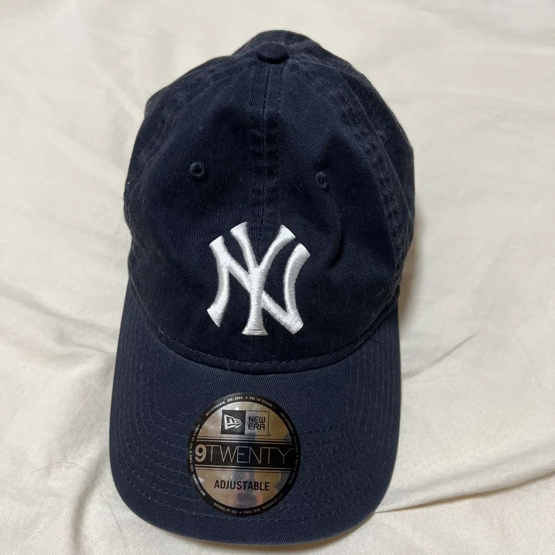 Thumbnail of New Era cap, navy