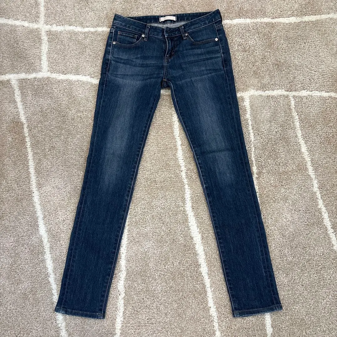 Thumbnail of UNIQLO: Low-rise tight denim