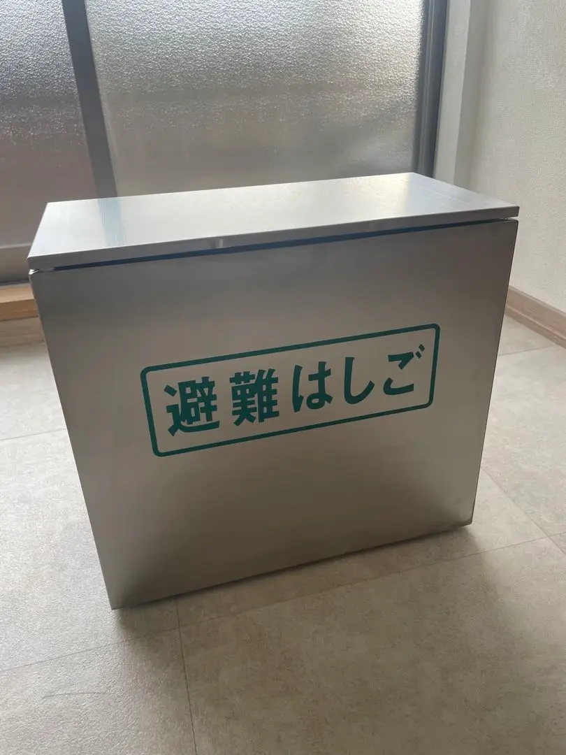 未使用　避難はしご入れボックス Amazon｜◇避難はしご用収納BOX◇ オリロー金属製折り畳み避難