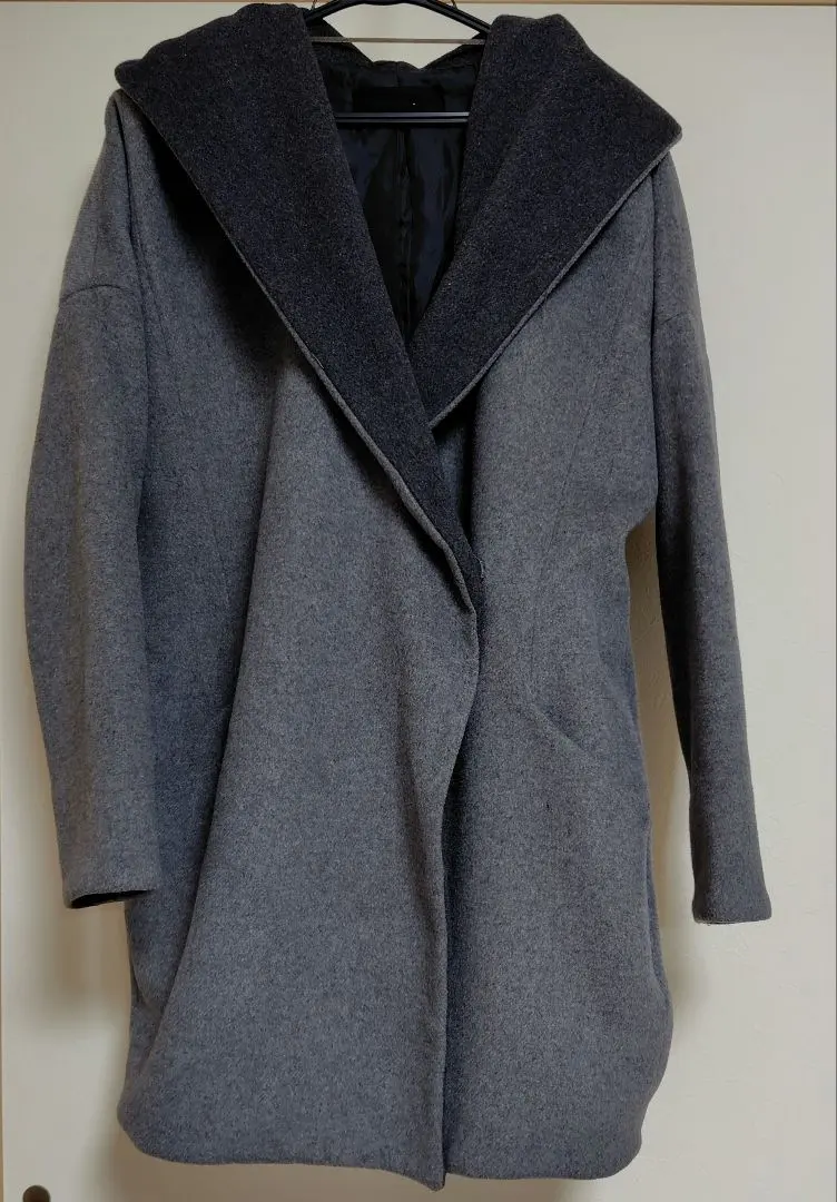 Thumbnail of Wool hooded gray coat, free size