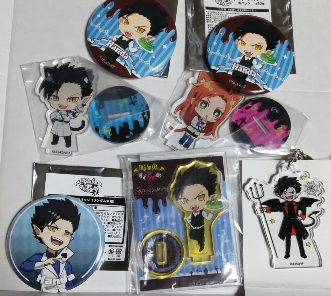 Thumbnail of 7-piece set: Handa Momo, Hinaichi, The Vampire Dies in No Time, can badge, keyholder, SuiPara