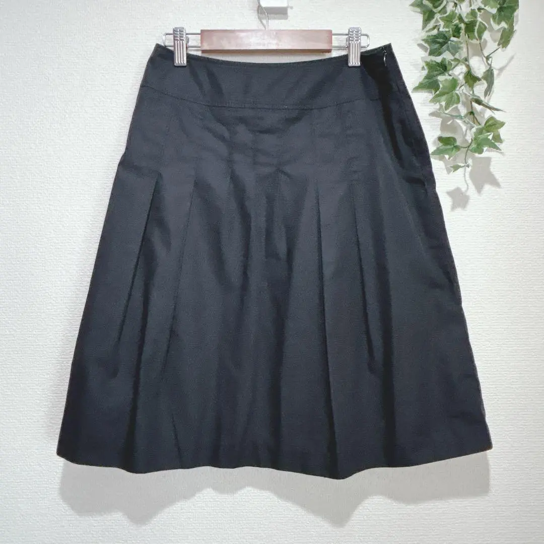 Thumbnail of Natural Beauty Basic Pleated Skirt Black M