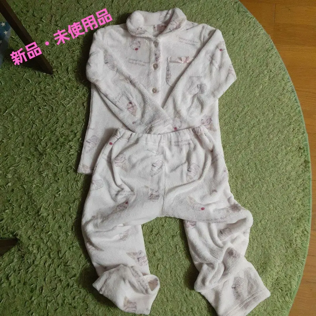 Thumbnail of 【New, Unused】Size 140 Floral Pajamas