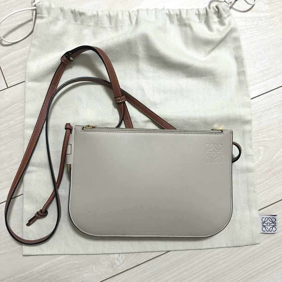 ロエベ 斜めがけ レザーショルダーバッグ ゲート ダブルジップポーチ サコッシュ LOEWE - ロエベ 斜めがけ レザーショルダーバッグ ゲート ダブル