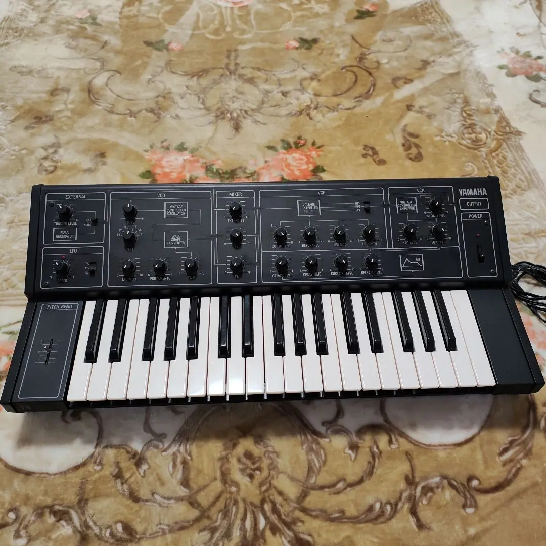 YAMAHA CS-10 シンセサイザー ハードケース付き 美品 YAMAHA CS-10 アナログ シンセサイザー ハードケース付