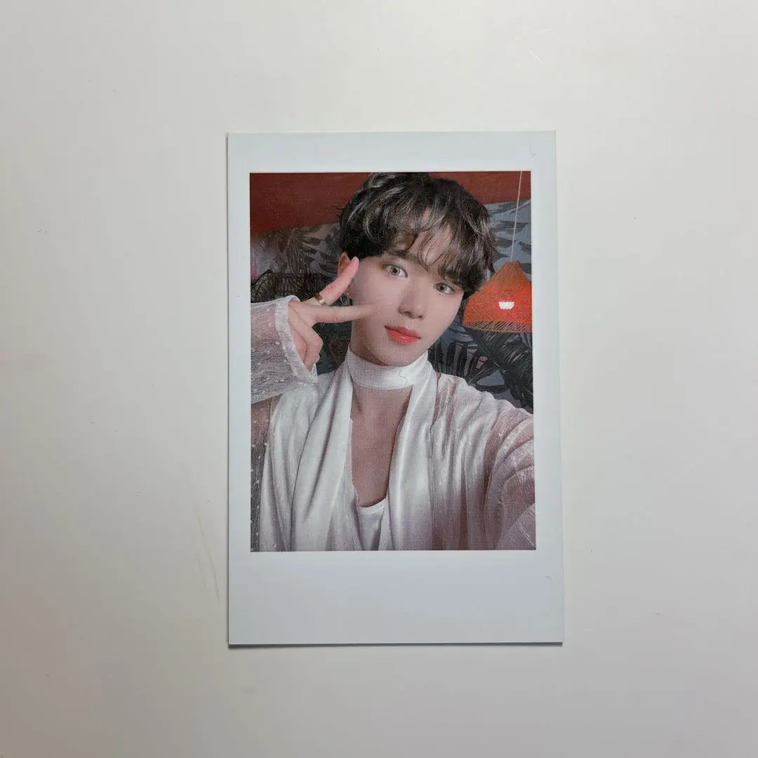 Thumbnail of WEi WEi Junseo Album Vol. 3 Action Trading Card