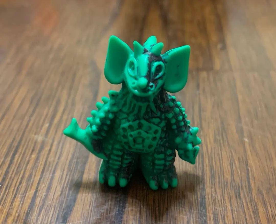怪獣消しゴム　タイラント黒　希少　レア Amazon.co.jp: 怪獣消しゴム 第9弾. タイラント(絶版品で品薄で