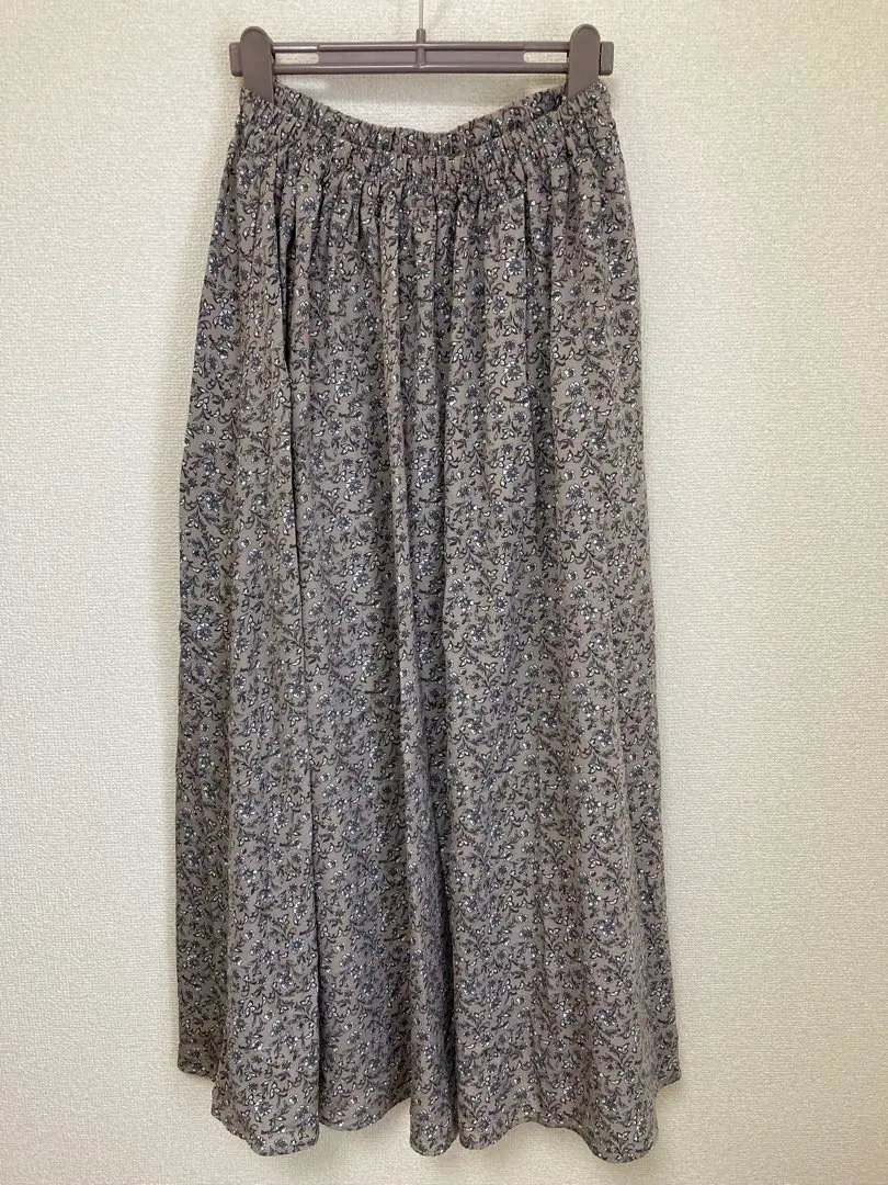 Thumbnail of Floral print long skirt // Size M