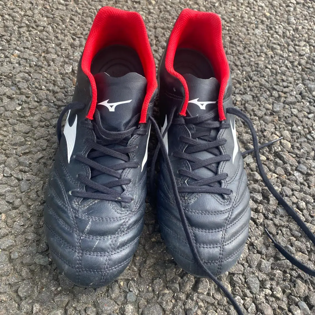 Thumbnail of Mizuno soccer cleats 25.5