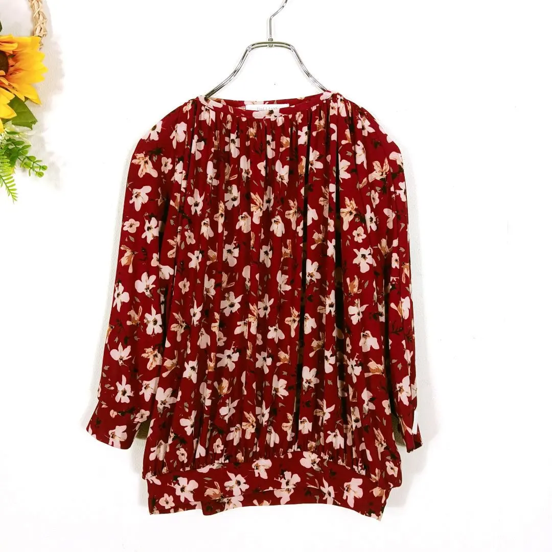 Thumbnail of DoCLASSE 3/4 Sleeve Blouse Size S Red All-over Floral Casual Body-Shaping