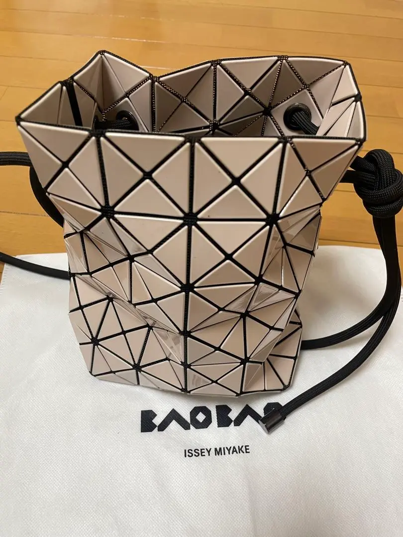 BAO BAO ISSEY MIYAKE バオバオ WRING 最安値‼️ Amazon.co.jp: (バオバオ イッセイミヤケ) BAO BAO ISSEY MIYAKE