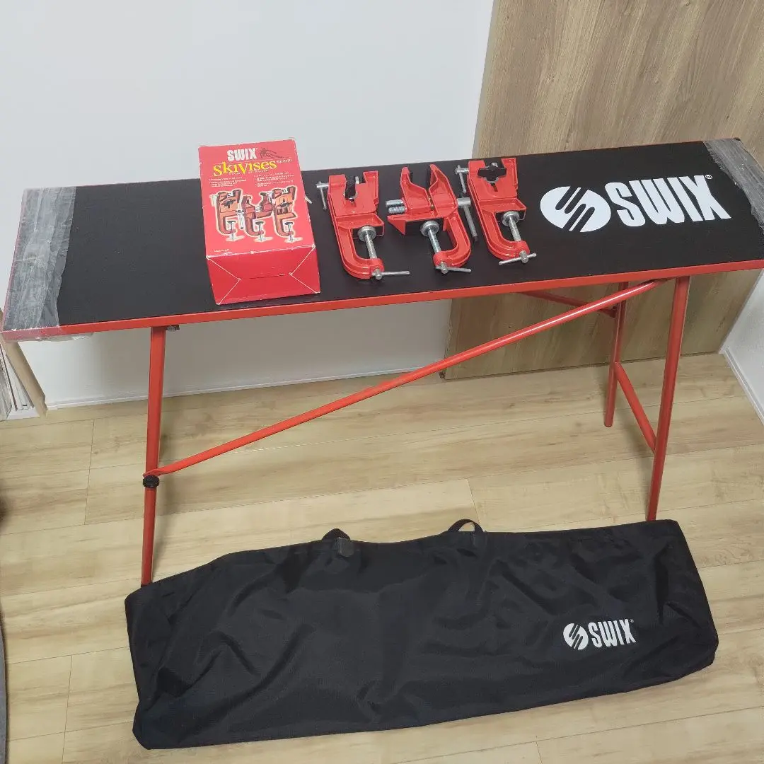 【収納ケース付】SWIXスキーチューンナップ台＋SWIXスキーバイス 有名なブランド 収納ケース付】SWIXスキーチューンナップ台